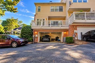 8620 Hope Mews Ct, Sandy Springs, GA 30350 - Photo 2