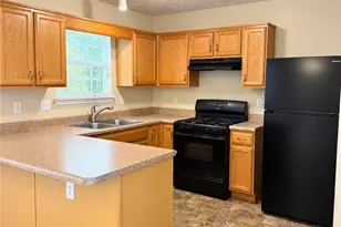 5542 Pineridge Ct, Forest Park, GA 30297 - Photo 4