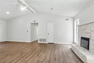 6379 Leverett Dr, Lithonia, GA 30038 - Photo 10