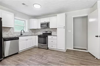 6379 Leverett Drive, Lithonia, GA 30038 - Photo 6