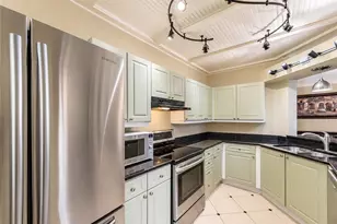 3334 Peachtree Rd NE, Atlanta, GA 30326 - Photo 10