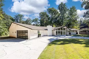5865 Long Island Dr NW, Sandy Springs, GA 30328 - Photo 36