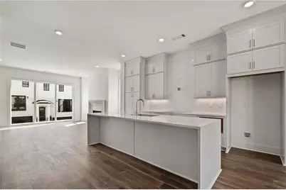 3667 Peachtree Road NE #12, Atlanta, GA 30319 - Photo 10