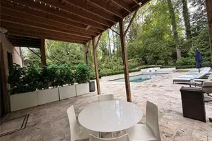 2110 E Roxboro Road E, Atlanta, GA 30324 - Photo 98
