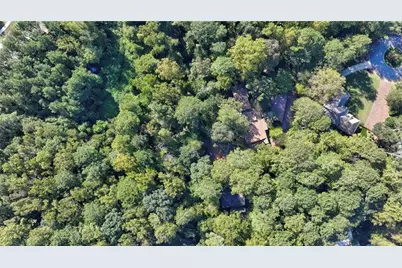 8235 Tynecastle Drive, Sandy Springs, GA 30350 - Photo 30