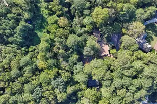 8235 Tynecastle Dr, Sandy Springs, GA 30350 - Photo 30