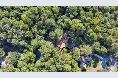 8235 Tynecastle Drive, Sandy Springs, GA 30350 - Photo 32