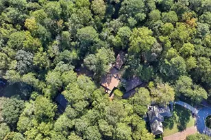 8235 Tynecastle Dr, Sandy Springs, GA 30350 - Photo 32