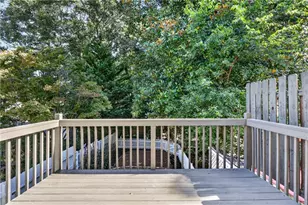 284 Roswell Commons Cir, Roswell, GA 30076 - Photo 4