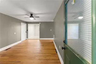 3027 Thrasher Dr, Gainesville, GA 30506 - Photo 6