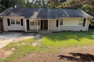 673 Jeb Stuart Dr, Jonesboro, GA 30238 - Photo 1