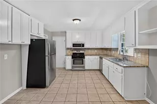 2932 Brett Cir NW, Acworth, GA 30101 - Photo 8