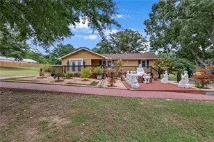 1242 Cooper Rd, Snellville, GA 30078 - Photo 16
