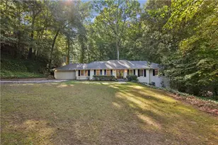 4601 Club Cir NE, Atlanta, GA 30319 - Photo 28
