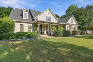 26 Buckeye Ct, Sharpsburg, GA 30277 - Photo 1