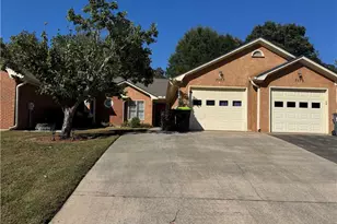 7177 Woodridge Ln, Union City, GA 30291 - Photo 1