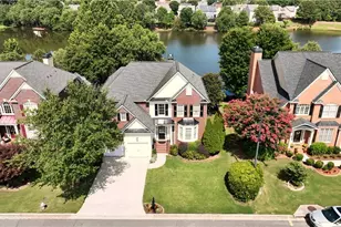 12972 Waterside Dr, Alpharetta, GA 30004 - Photo 2
