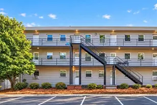 1982 Rockledge Rd, Atlanta, GA 30324 - Photo 16