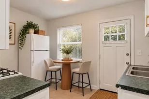 1982 Rockledge Rd, Atlanta, GA 30324 - Photo 8