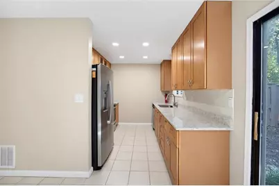 304 Parkaire Crossing, Marietta, GA 30068 - Photo 12