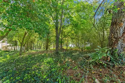 2020 Burgundy Drive, Braselton, GA 30517 - Photo 4