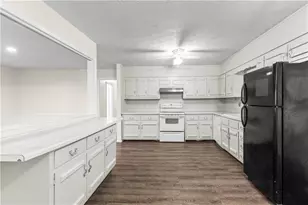 3910 Doe Run Dr, Powder Springs, GA 30127 - Photo 6
