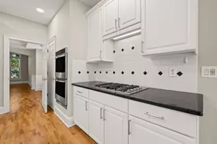 4595 Windsor Gate Ct, Sandy Springs, GA 30342 - Photo 18