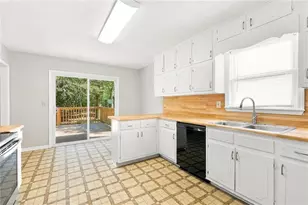 35 Helen Ln, Stockbridge, GA 30281 - Photo 4
