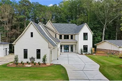 4901 Cambridge Drive, Dunwoody, GA 30338 - Photo 2