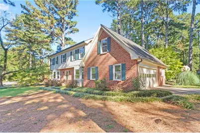 724 Lanford Springs Drive SW, Lilburn, GA 30047 - Photo 2