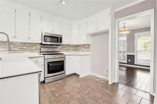 1004 Crown River Pkwy, McDonough, GA 30252 - Photo 10