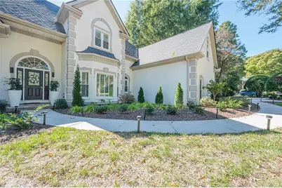 125 W Meadows Court, Johns Creek, GA 30005 - Photo 2