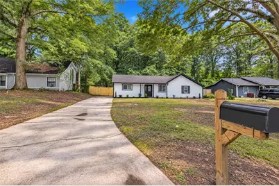 373 Hemlock Drive, Lawrenceville, GA 30046 - Photo 2