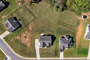227 Finch Ct, Winder, GA 30680 - Photo 32