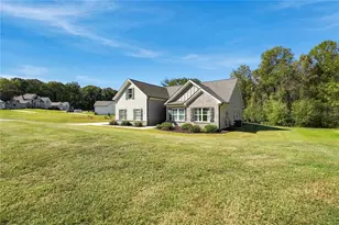 227 Finch Ct, Winder, GA 30680 - Photo 2
