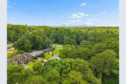 1744 Reindeer Drive NE, Atlanta, GA 30329 - Photo 32
