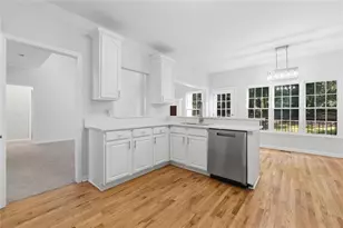 2410 Alexander Lake Dr SW, Marietta, GA 30064 - Photo 12