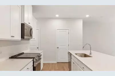 7251 Sherwood Square Drive #111, Flowery Branch, GA 30542 - Photo 8