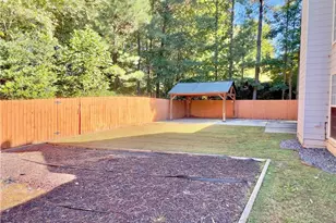 5835 Buckner Creek Dr, Mableton, GA 30126 - Photo 4