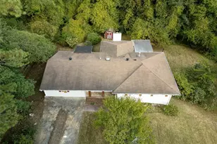 851 Lakeside Dr SW, Mableton, GA 30126 - Photo 4
