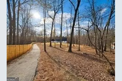 2725 Glendale Drive NE, Conyers, GA 30013 - Photo 2
