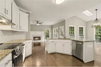 900 Secret Cove Drive, Sugar Hill, GA 30518 - Photo 10