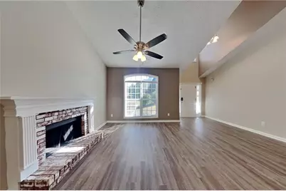 6078 Hillsdale Circle, Flowery Branch, GA 30542 - Photo 2