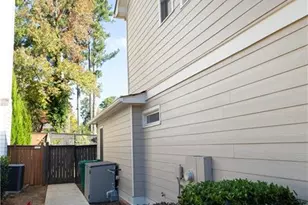 517 Beecham Dr SE, Smyrna, GA 30082 - Photo 2