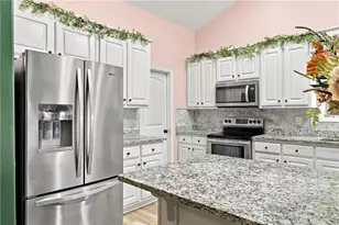 1878 Keri Ln, Winder, GA 30680 - Photo 4
