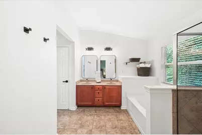 4977 Berkeley Oak Drive, Peachtree Corners, GA 30092 - Photo 20