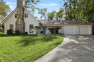 4146 Chimney Lake Dr NE, Roswell, GA 30075 - Photo 2