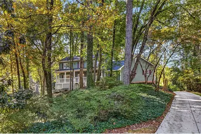 425 Lost Forest Court, Sandy Springs, GA 30328 - Photo 2