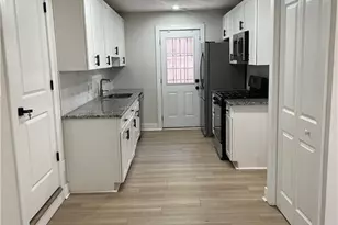 421 Lake Dr, Hapeville, GA 30354 - Photo 1