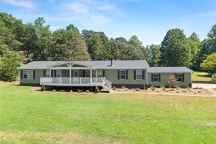 82 Bobby's Dr, Cleveland, GA 30528 - Photo 1